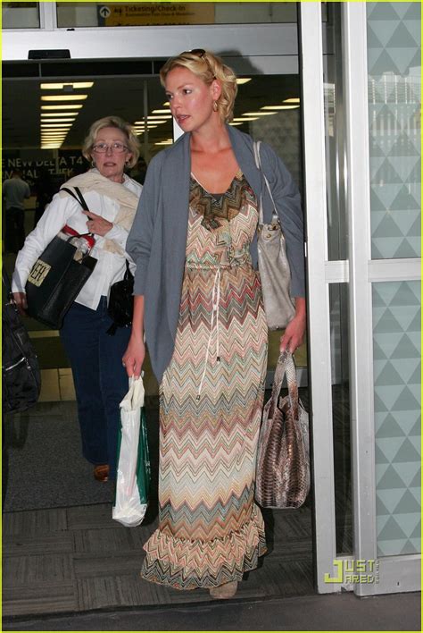 Katherine Heigl And Mom Touch Down In Nyc Photo 2582299 Katherine Heigl Nancy Heigl Photos