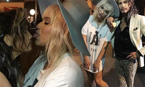 Kesha Licks Steven Tylers Nose As Lady Gaga Tells Her She Can Feel Her