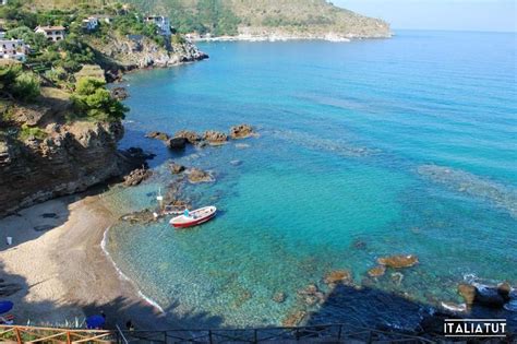 Пляжи оборудованы зонтиками и лежаками, на каждом пляже можно перекусить. Италия пляжи: хочешь насладиться морем бесплатно? | ITALIATUT