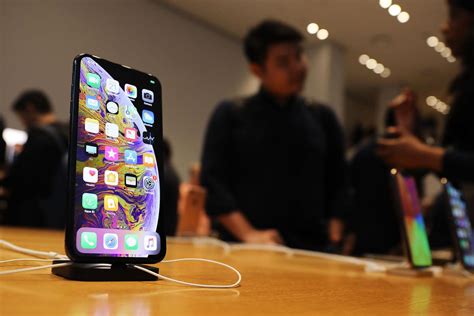 Apple Loop New Iphone Display Problems Powerful Iphone 13 Features