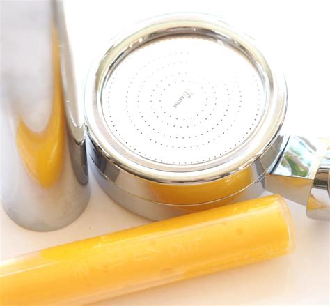 Vitamin c shower filters can help reduce chlorine and chloramines so you have less harm to your beauuuuutiful self. Vitaclean HQ Vitamin C Filtered Shower Head | British ...