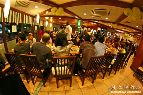 Get their location and phone number here. I love cheese! Extreme Cheesy 6 from Pizza Hut - i'm ...