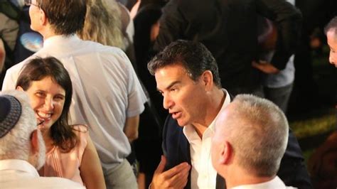 בכל שנה אנחנו מציינים לשבח עובדים ומבצעים יוצאי דופן, ואת פרס ראש הממשלה אנו מעניקים למבצעים ולמערכות יוצאי דופן, שחשיבותם גדולה במיוחד, ושהיו, לא פחות מכך, מאתגרים לביצוע. ynet "שנה הבאה בירושלים": חגיגות 4 ביולי בבית השגריר - חדשות