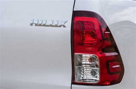 Hilux Revo ยุโรปจัดเต็มระบบความปลอดภัย Toyota Safety Sense 2019 ...
