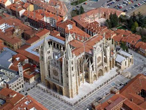 Catedral De LeÓn Catedrales De España Que Merece La Pena Visitar