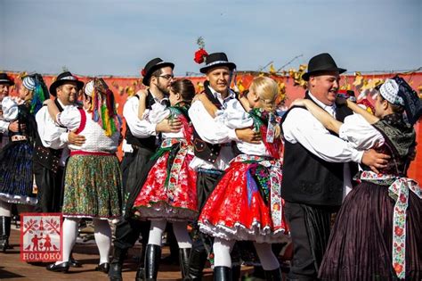 Get To Know The Invaluable Hungarian Folk Costumes Daily News Hungary