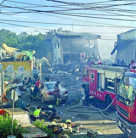 카피툰은 네이버웹툰 다음웹툰 카카오웹툰 레진코믹스 짬툰 투믹스 탑툰 만화책 미리보기 및 다시보기를 제공합니다. 紙風車道具廠大火損五千萬