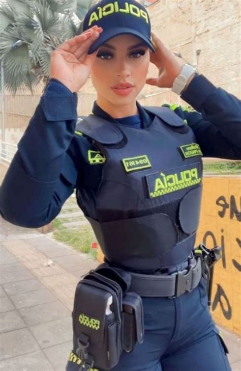 Colombian Woman Dubbed The ‘worlds Hottest Cop By Fans Au