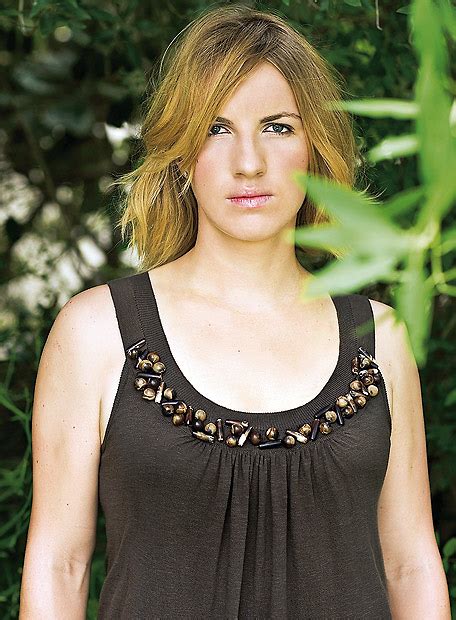 Kuznetsova say i happy to change my tennis trophies with happy family life. Svetlana Kuznetsova | Wellknown Celebrities