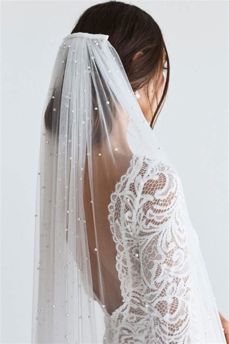 Mar 11 2020 Grace Loves Laceshopveils And Hairpearly Long Veil006 Long Veils Bridal