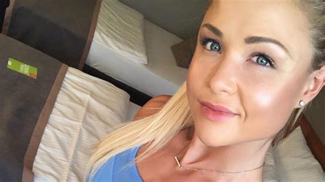 2012 begann sie mit dem bodybuilding und nahm innerhalb von drei jahren über 25 kilogramm ab. Sophia Thiel: Enthüllt! Darum zog sie sich wirklich zurück ...
