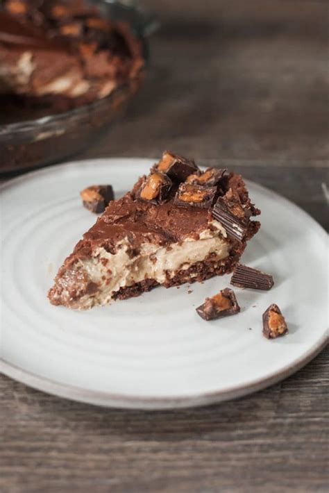 Vegan Peanut Butter Cup Pie Bear Plate