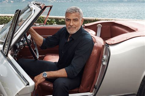 Exclusif Pagayer Parachute George Clooney Omega Speedmaster Biais