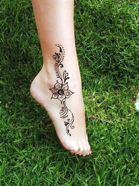 best striking henna tattoos design for girls 2023