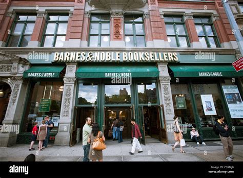 Barnes & Noble bookstore off of Union Square in New York Stock Photo