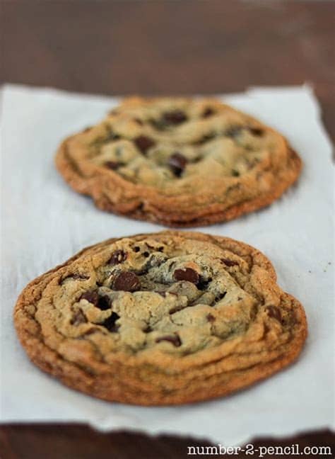 After making these healthy chocolate chip cookies, they were all i could think about, and i knew i'd have to share the recipe immediately with all of you. Perfect Chocolate Chip Cookies