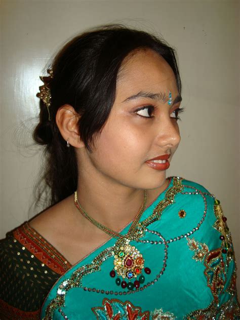 Very bold tamil actress pics in saree. Muslim Aunty Xossip