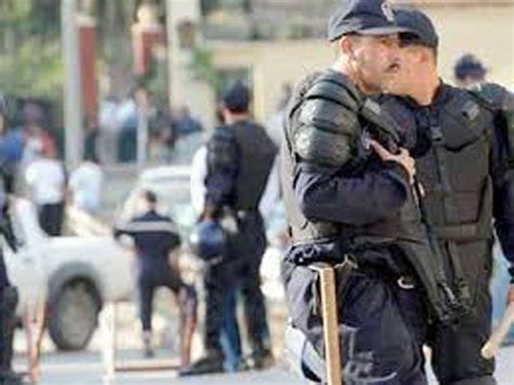خدمة إلكترونية تقدمها وزارة الخارجية تمكن المستفيد من الاستعلام عن الطلبات التي سبق تقديمها ، والتأشيرات الصادرة منها، عبر إدخال بعض معايير البحث التي تدعم الخصوصية. وزارة الدفاع الجزائرية: قوات الأمن تقتل 22 متشدداً في شمال ...