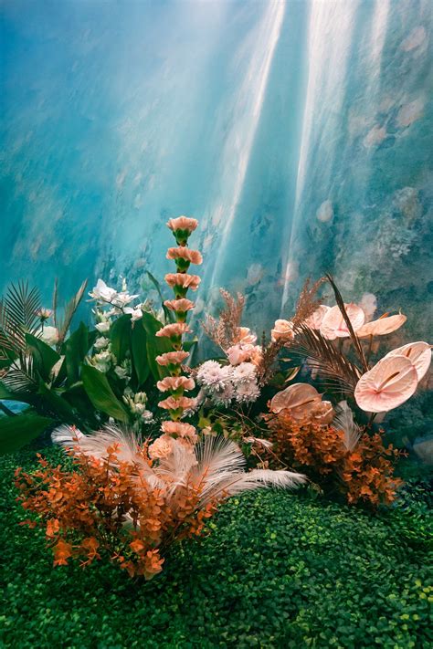 Mayesh Design Star Underwater Floral Garden
