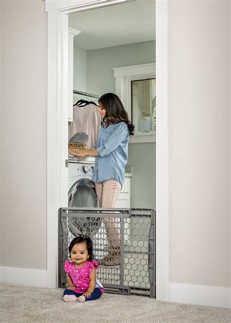 Regalo 0723 Ds Baby Gate Easy Fit Plastic Adjustable Extra Wide Gray