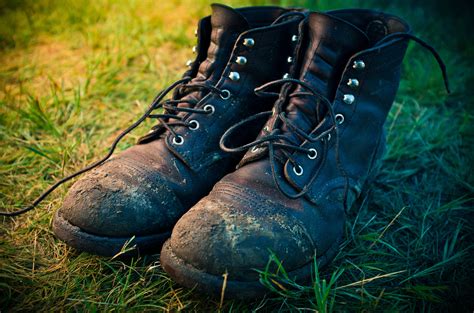 Few things are as cool, and few things are built to last as long. Remove Mold and Mildew from Leather Clothes and Shoes