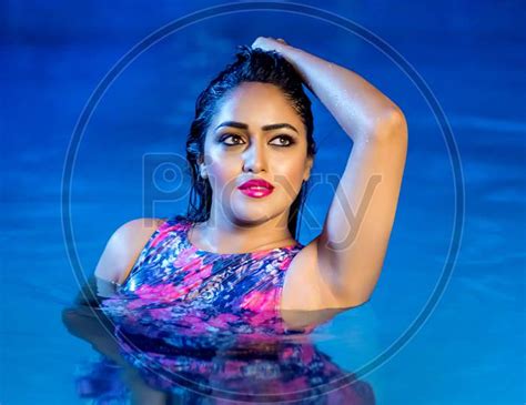 Image Of Nithanya Thothiyana South Indian Model Actress Photo Shoot