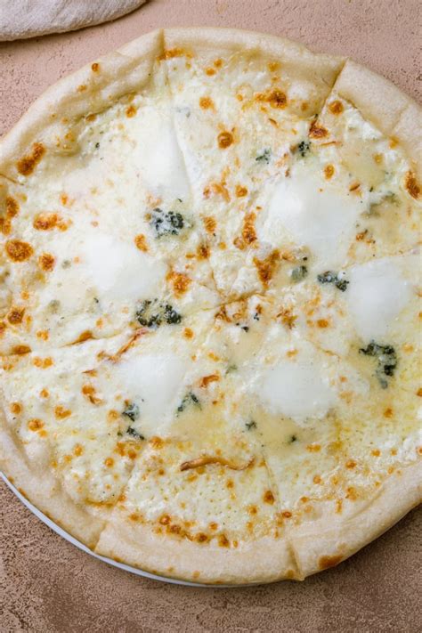 Creamy Garlic White Pizza Sauce Recipe Quick And Easy