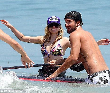 Brody jenner and avril lavigne were walking down sunset, at first they were a bit camera shy but once the pap expressed he was not in fact from tmz but from hollywood.tv and that we really thought he was a cool guy and liked him, brody flashed a friendly smile and and the pap said you know me. Avril Lavigne and Brody Jenner Get More Matching Tattoos | VIP Breakdown