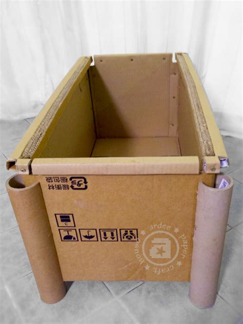 Now that's a conversation piece. Cardboard Coffee Table | ardee's creation