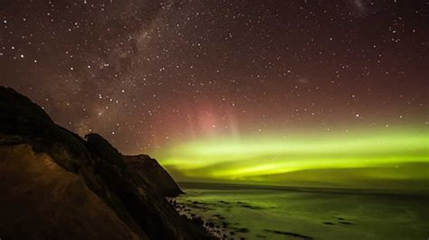 Aurora Australis Lights Up The Southern New Zealand Sky
