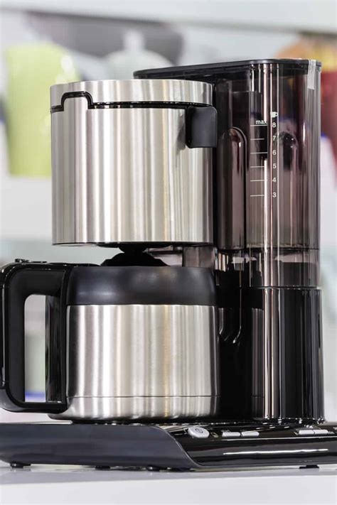 Today we're taking a closer look at these popular coffee machines to learn more about keurig models and make the best purchase decisions. Keurig vs Traditional Coffee Maker: What's the Difference?