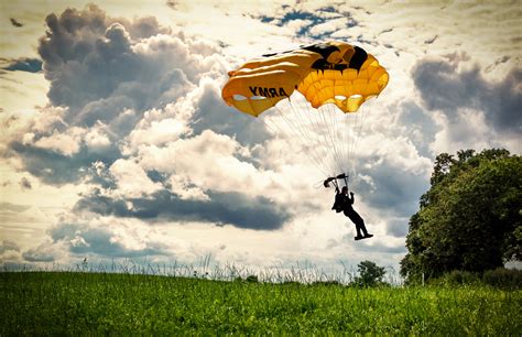 Wallpaper Sports Sky Flying Paragliding Cloud Flower Meadow