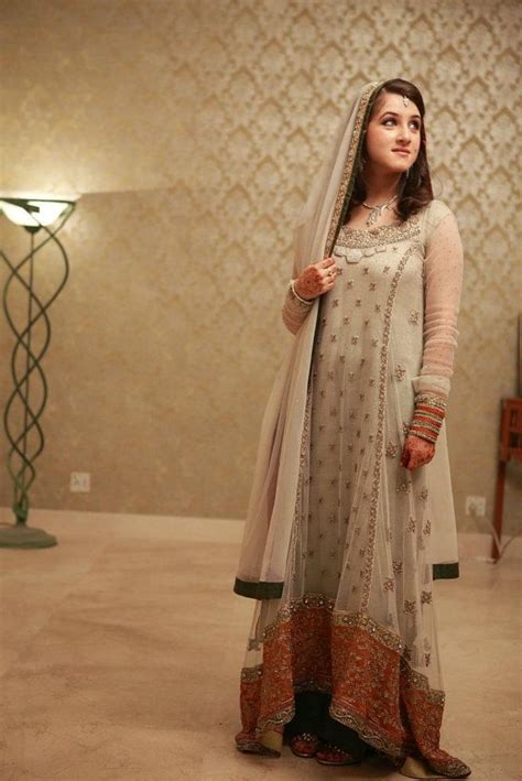 We have gul warun, maria b, rangrasiya, sifona, origins, sakeena hasan, baroque, limelight and a lot more ready to wear in all. Fashion world latest Fashion: Bridal Pakistani dresses ...