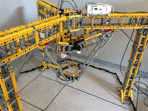 Monster Mindstorms Delta Bot Delicately Picks Candy | Hackaday