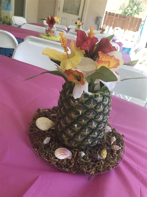 Swimming in chicken broth and mixed with chicken, green onions, and ginger, it's a light and refreshing side that's perfect with any hawaiian entrée. Hawaiian centerpiece | Hawaiian centerpieces, Table ...