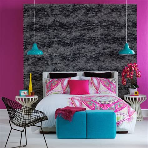 If you are designing your bedroom with the intentions of having a modern style, there are a few things you should consider. Modern pink bedroom | Modern bedroom design ideas ...