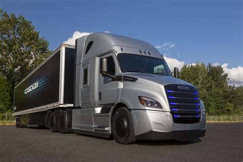 Freightliner Startet In Den Usa Erste Kundentests Mit E Trucks