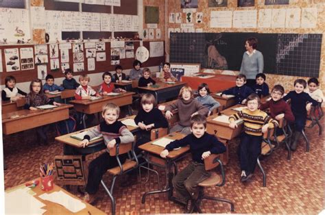 Photo De Classe MARIE CURIE De 1980 Ecole Marie Curie Notre Dame De
