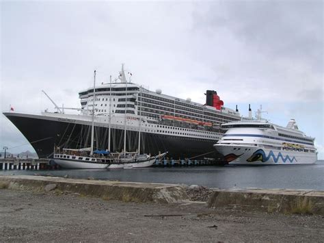 When the ship joined the cunard fleet she was the queen mary 2 is also wider, taller and faster than titanic with a cruising speed some 7 knots faster than titanic. QUEEN MARY II vs AIDA Foto & Bild | on the road, on the ...