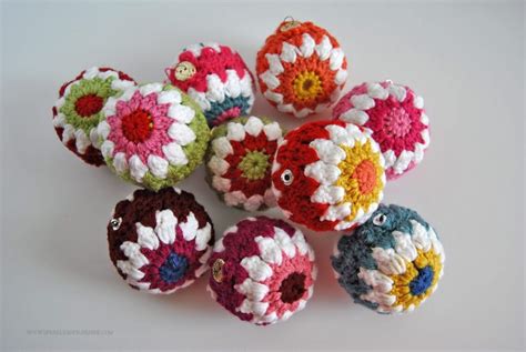 There's something about christmas, though, that really kicks our crocheted hat fever into high gear check out these 15 awesome christmas hats that will help you get into the festive spirit using just. Crocheted Christmas Ball Ornaments Free Pattern - Sparkles ...