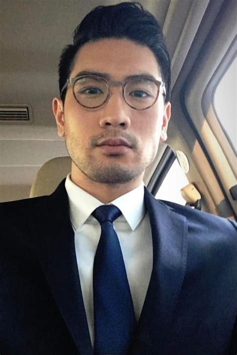 19 Photos That Prove There Is Nothing Hotter Than A Guy In Glasses Asian Men Hairstyle