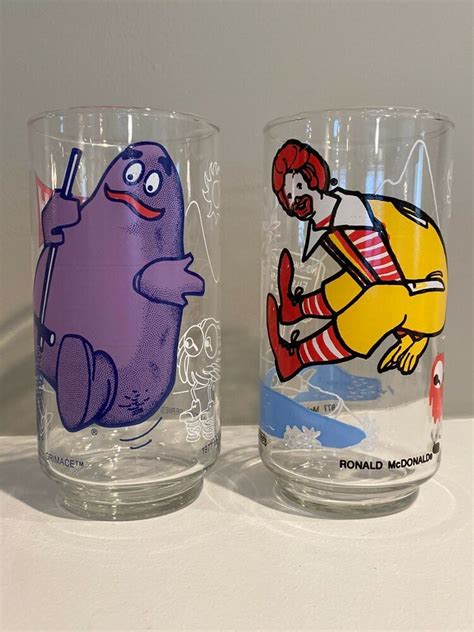 Lot Of 2 Vintage 1977 Mcdonalds Ronald Mcdonald And Grimace Drinking