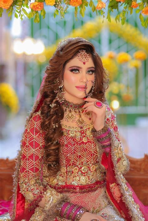 kashee s bridal boutique bride beauty pakistani wedding outfits bridal poses