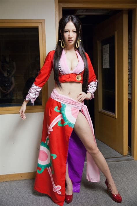 Pretty Sunny Lin Cosplay As Boa Hancock Myanimegirls 2014