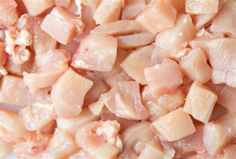 Sajian ini pada dasarnya adalah pentol yang terbuat dari tepung. Resep Pentol Ayam Mercon, Pedas dan Gurihnya Pas