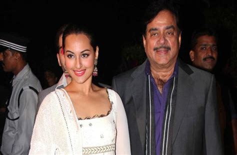 Here Is What Sonakshi Sinha Has To Say On Dad Shatrughan Sinha Leaving The Bjp Apn Live