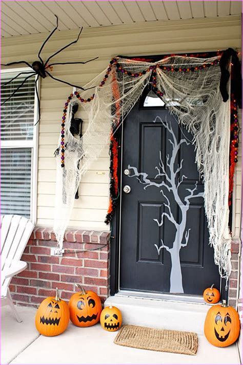 30 Halloween Decorations For Front Door Decoomo