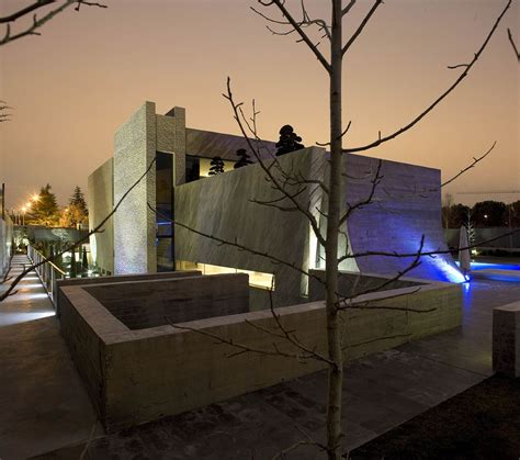 The Concrete Open Box House By A Cero In Madrid Spain