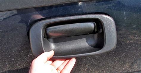 How To Fix A Chevroletgmc Broken Tailgate Handle