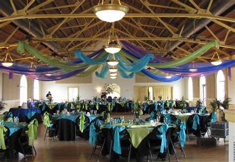 Peacock Wedding Décor that Will Blow Your Mind Diy Peacock Wedding